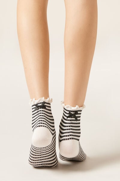 Chaussettes À Rayures Et Nœud